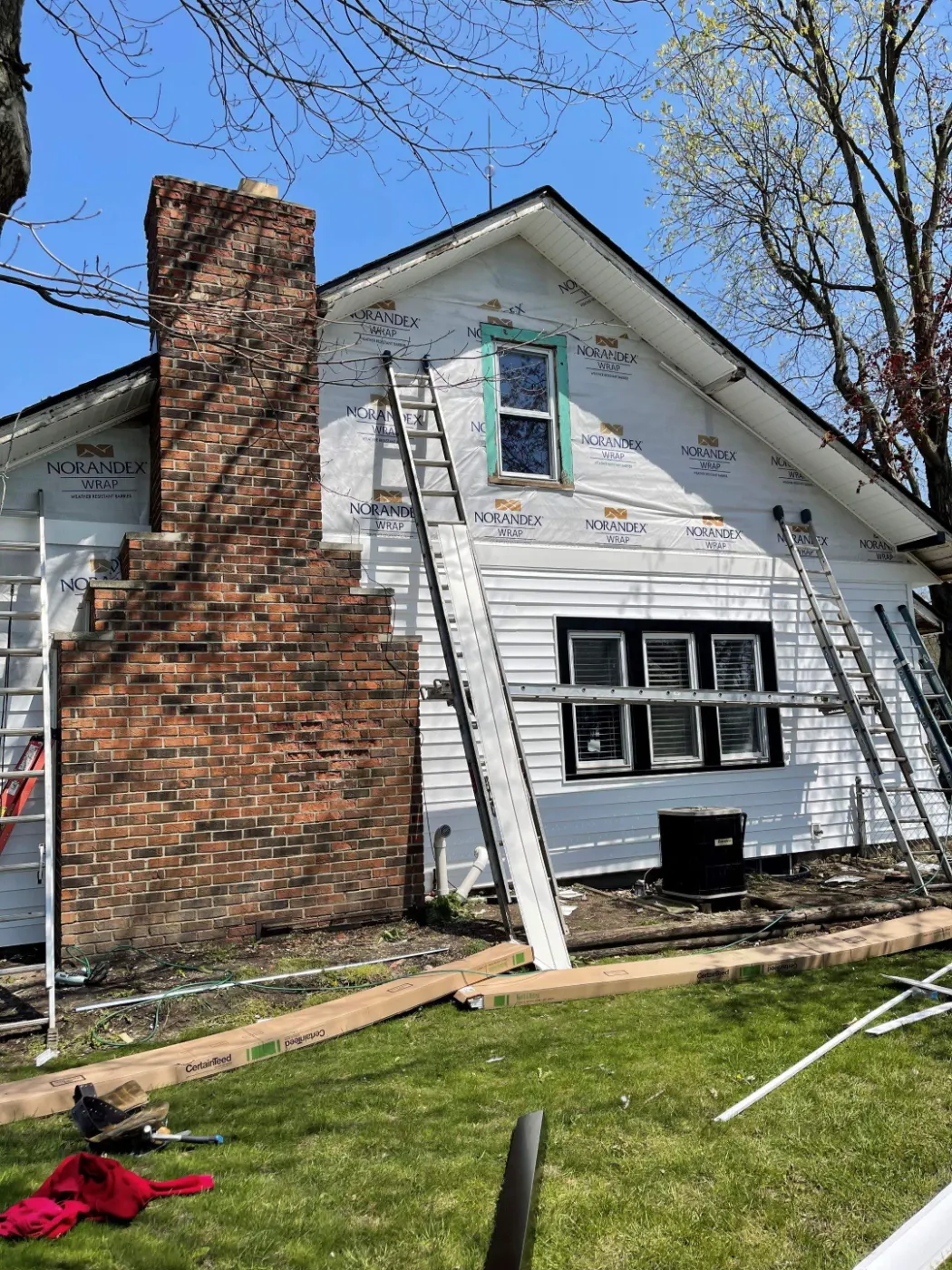 Manufacturer-certified roof installation in Raintree Village